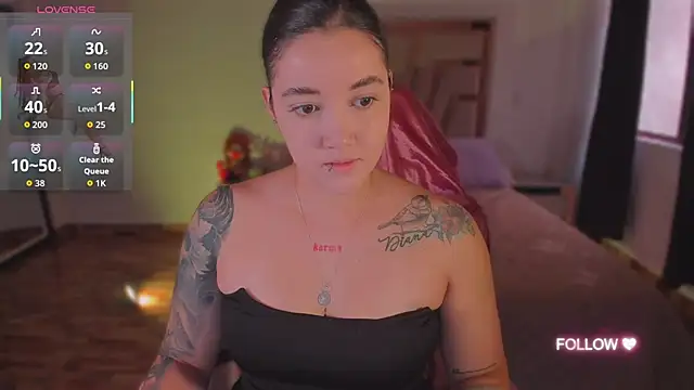 lunaarose online show from November 2025 03:34:02 PM