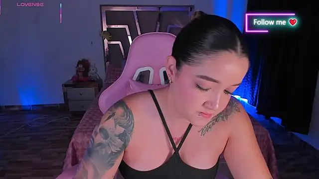 lunaarose online show from February 2026 03:36:02 AM