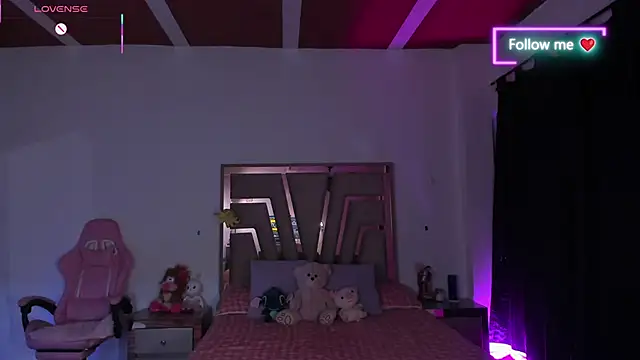 lunaarose online show from February 2026 03:51:02 AM