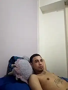 Amorrochyz online show from September 2025 01:46:02 PM