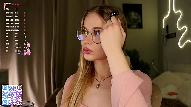 Snapshot of BeatrixCharton chatting on September 2025 04:06:02 PM BeatrixCharton online show from September 2025 04:06:02 PM