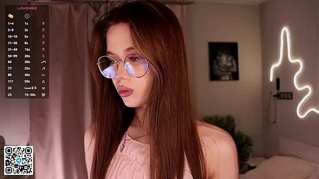 Snapshot of BeatrixCharton chatting on October 2025 06:20:01 PM BeatrixCharton online show from October 2025 06:20:01 PM