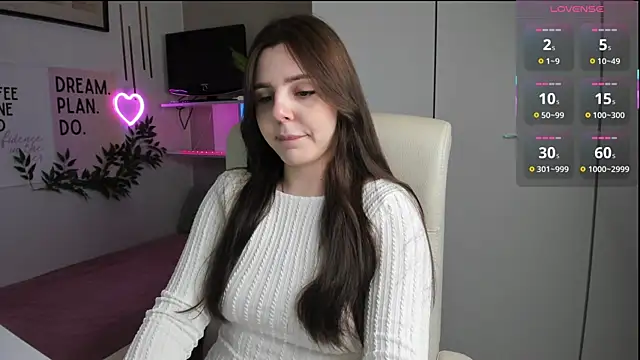 Snapshot of LiaWoow chatting on October 2025 06:48:01 AM LiaWoow online show from October 2025 06:48:01 AM