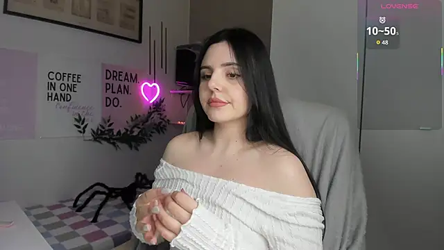 Snapshot of LiaWoow chatting on November 2025 02:48:02 PM LiaWoow online show from November 2025 02:48:02 PM