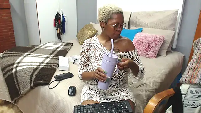 Kay-Tee online show from October 2025 07:06:01 AM