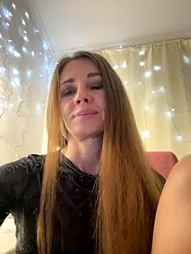 Snapshot of LucieMack chatting on October 2025 06:30:02 PM LucieMack online show from October 2025 06:30:02 PM