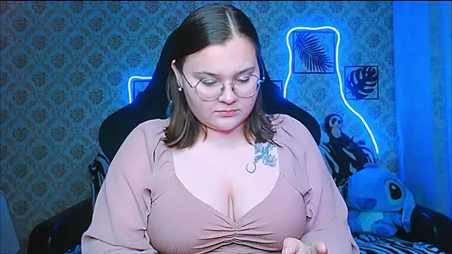 InLoveWithLife26 online show from October 2025 07:34:01 PM