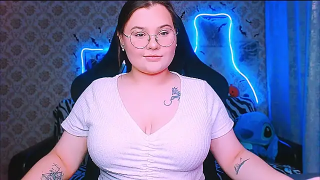 InLoveWithLife26 online show from October 2025 07:14:02 PM