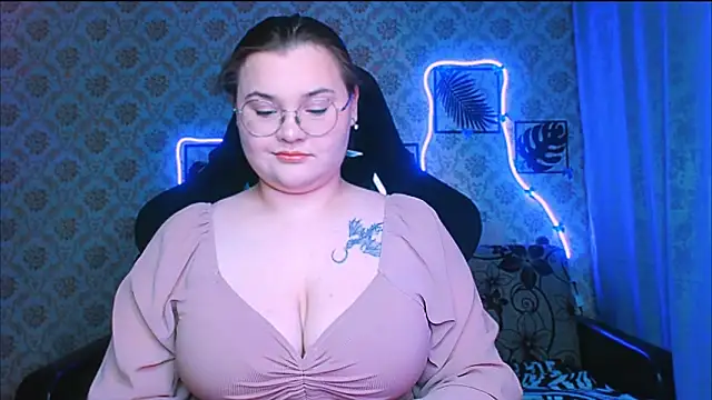 InLoveWithLife26 online show from February 2026 08:12:01 PM