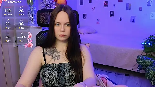 Alice Moondark online show from February 2026 08:24:02 PM