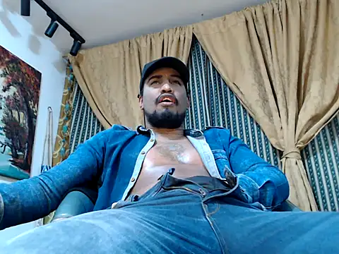 Snapshot of ElCaballeroNegro24 chatting on October 2025 10:52:01 PM ElCaballeroNegro24 online show from October 2025 10:52:01 PM