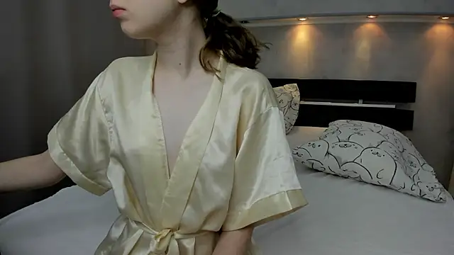 Camilla Kelly online show from November 2025 01:15:01 AM