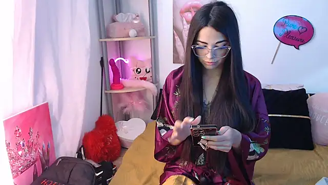 Snapshot of Tyna_Veliksa chatting on October 2025 09:46:02 AM Tyna Veliksa online show from October 2025 09:46:02 AM