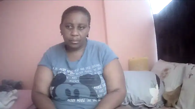 HUGEASSXXXXX online show from November 2025 04:55:01 AM