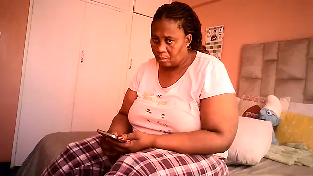 HUGEASSXXXXX online show from August 2026 06:07:02 AM