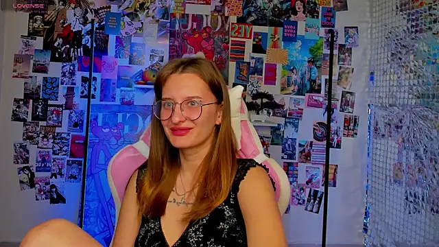 Maryyy May online show from September 2025 04:34:02 PM