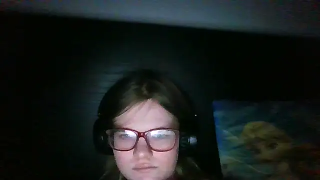 Moonolighta online show from December 2025 02:56:02 PM