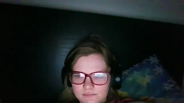 Moonolighta online show from December 2025 12:14:02 PM