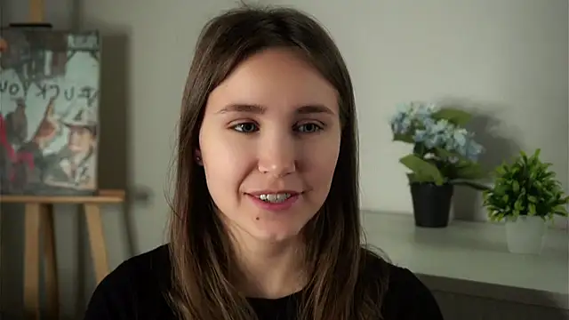 Snapshot of EthalFlowers chatting on October 2025 01:14:01 AM EthalFlowers online show from October 2025 01:14:01 AM