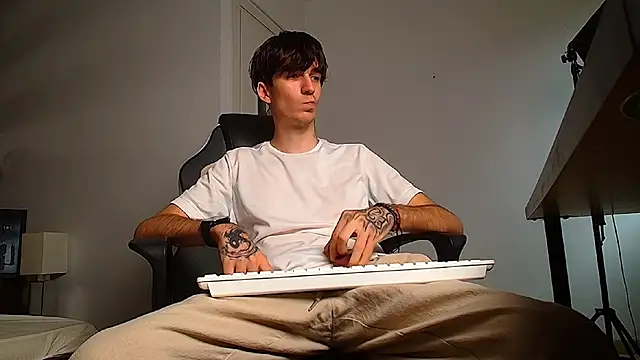 TalonWilde online show from September 2025 04:56:01 AM