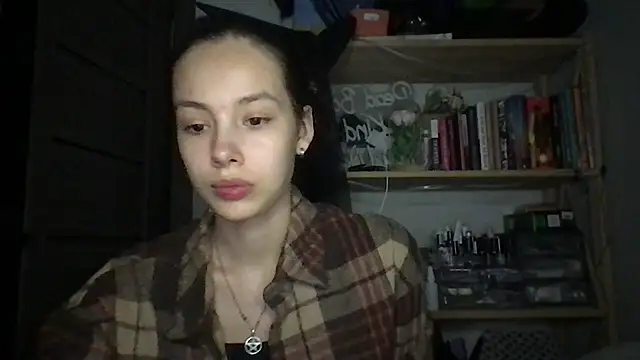 Yuna5343 online show from September 2025 09:05:01 PM