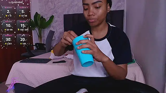 mishell- online show from October 2025 07:04:02 PM