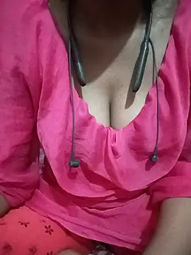 Snapshot of kaviyaponnu0987 chatting on July 2026 01:29:02 PM kaviyaponnu0987 online show from July 2026 01:29:02 PM