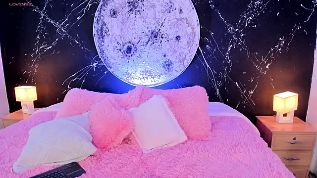 Snapshot of ShaniaDaniels chatting on November 2025 09:39:02 PM ShaniaDaniels online show from November 2025 09:39:02 PM