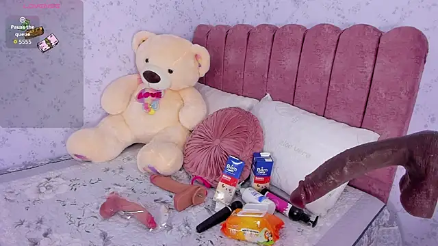 Snapshot of miathonson769 chatting on September 2025 07:50:01 PM miathonson769 online show from September 2025 07:50:01 PM