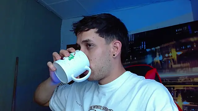 alexgiraldo   online show from April 2026 02:05:01 AM