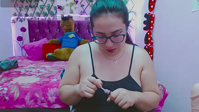 Snapshot of Estrella__sex chatting on September 2025 08:43:01 PM Estrella sex online show from September 2025 08:43:01 PM