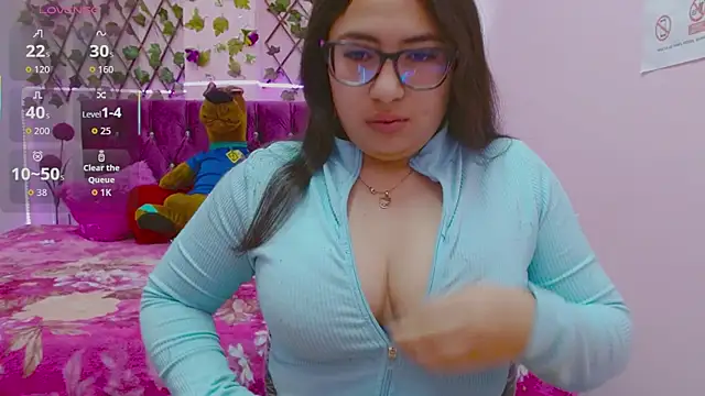 Snapshot of Estrella__sex chatting on September 2025 12:06:01 PM Estrella sex online show from September 2025 12:06:01 PM