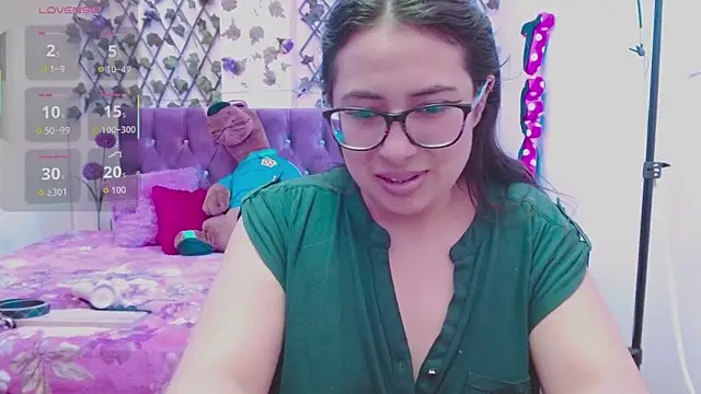 Snapshot of Estrella__sex chatting on September 2025 08:25:02 PM Estrella sex online show from September 2025 08:25:02 PM