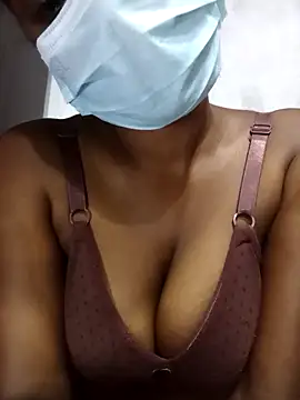 MickMicky online show from October 2025 12:45:01 AM