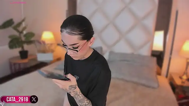 Megan DH online show from October 2025 12:45:02 PM