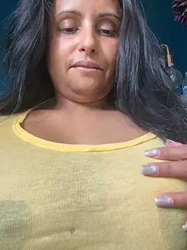 Snapshot of Angelaarayexx chatting on May 2026 08:42:02 AM Angelaarayexx online show from May 2026 08:42:02 AM