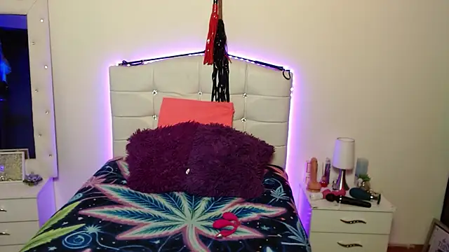 elapetitie online show from September 2025 04:27:02 AM