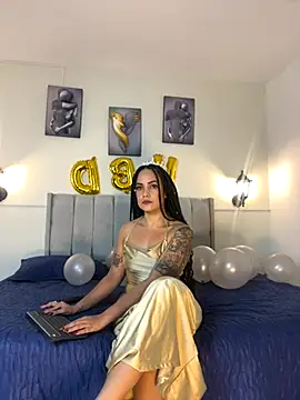 Samara Hadi  online show from November 2025 10:21:02 PM