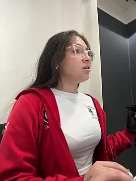 Alyha Cortes online show from November 2025 12:26:01 PM