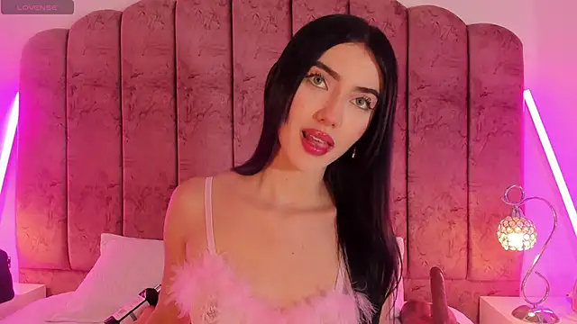 ValeskaZuev1 online show from October 2025 07:13:01 PM