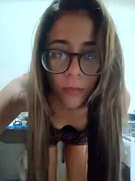 vivizinha27 online show from May 2026 09:45:02 PM