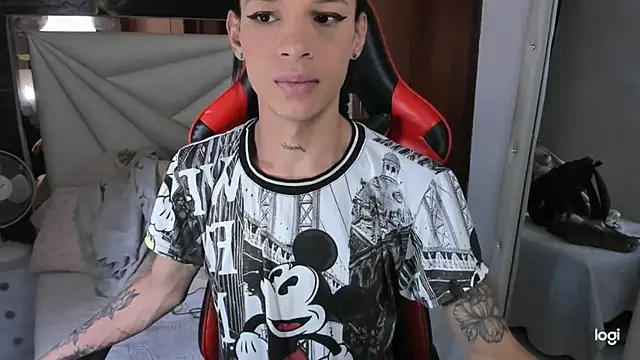 Snapshot of sara_slut21 chatting on December 2024 01:39:01 PM sara slut21 online show from December 2024 01:39:01 PM