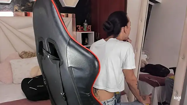 Snapshot of sara_slut21 chatting on December 2024 02:58:02 PM sara slut21 online show from December 2024 02:58:02 PM