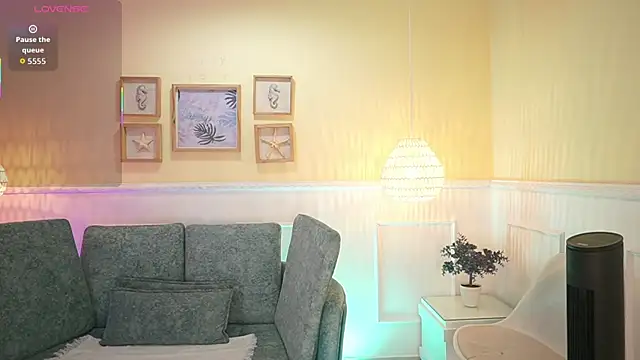 LoonaNyx online show from November 2025 11:33:01 AM