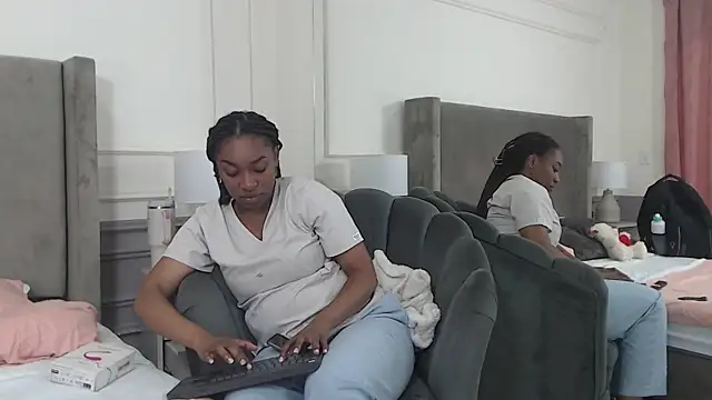 NatashaSilver online show from October 2025 01:31:01 PM