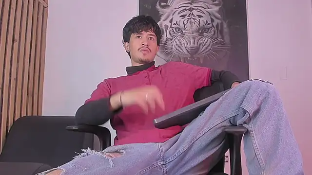 DimitriDeluxe online show from October 2025 08:19:02 PM