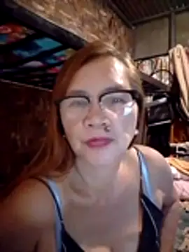Snapshot of SexyHottMom chatting on June 2026 12:04:01 PM SexyHottMom online show from June 2026 12:04:01 PM