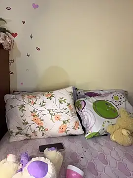 Snapshot of MiaRousexxx_ chatting on October 2025 11:27:02 PM MiaRousexxx online show from October 2025 11:27:02 PM