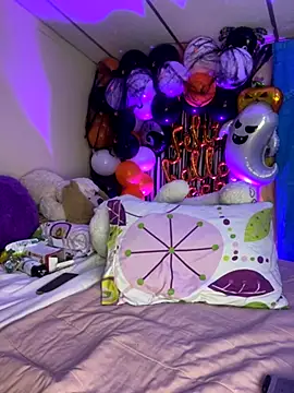 Snapshot of MiaRousexxx_ chatting on October 2025 01:17:01 AM MiaRousexxx online show from October 2025 01:17:01 AM