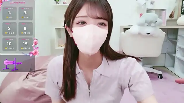 Reina Fcup online show from April 2026 05:59:01 PM